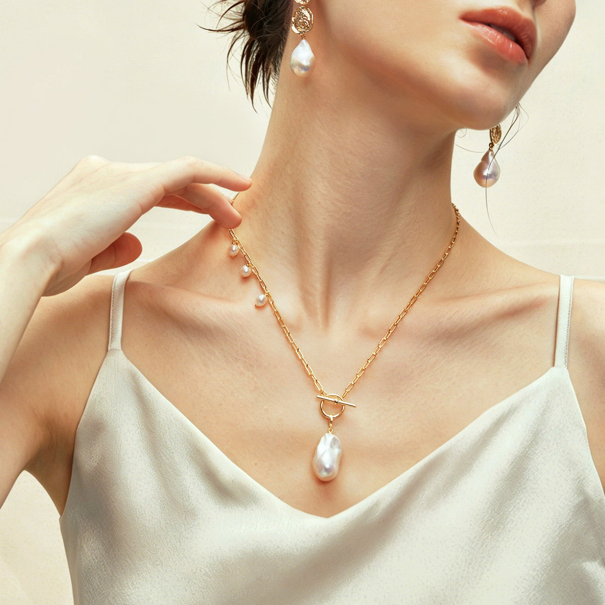 Breaking Dawn Baroque Pearl Pendant Necklace