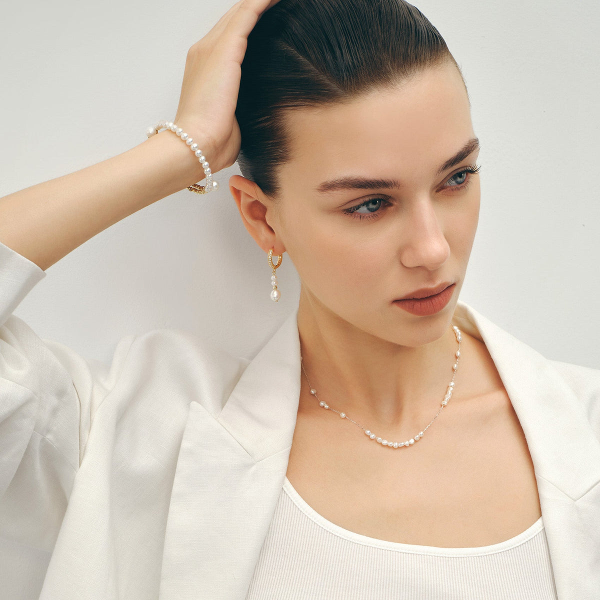 Moonlight Minimal Pearl Necklace