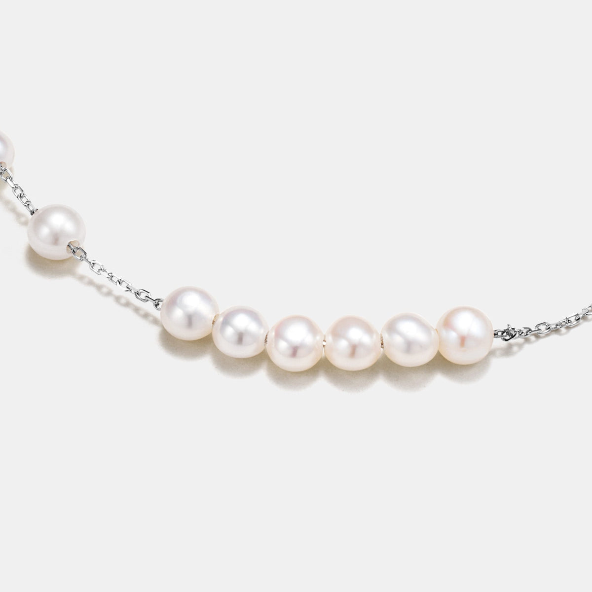 Moonlight Minimal Pearl Necklace